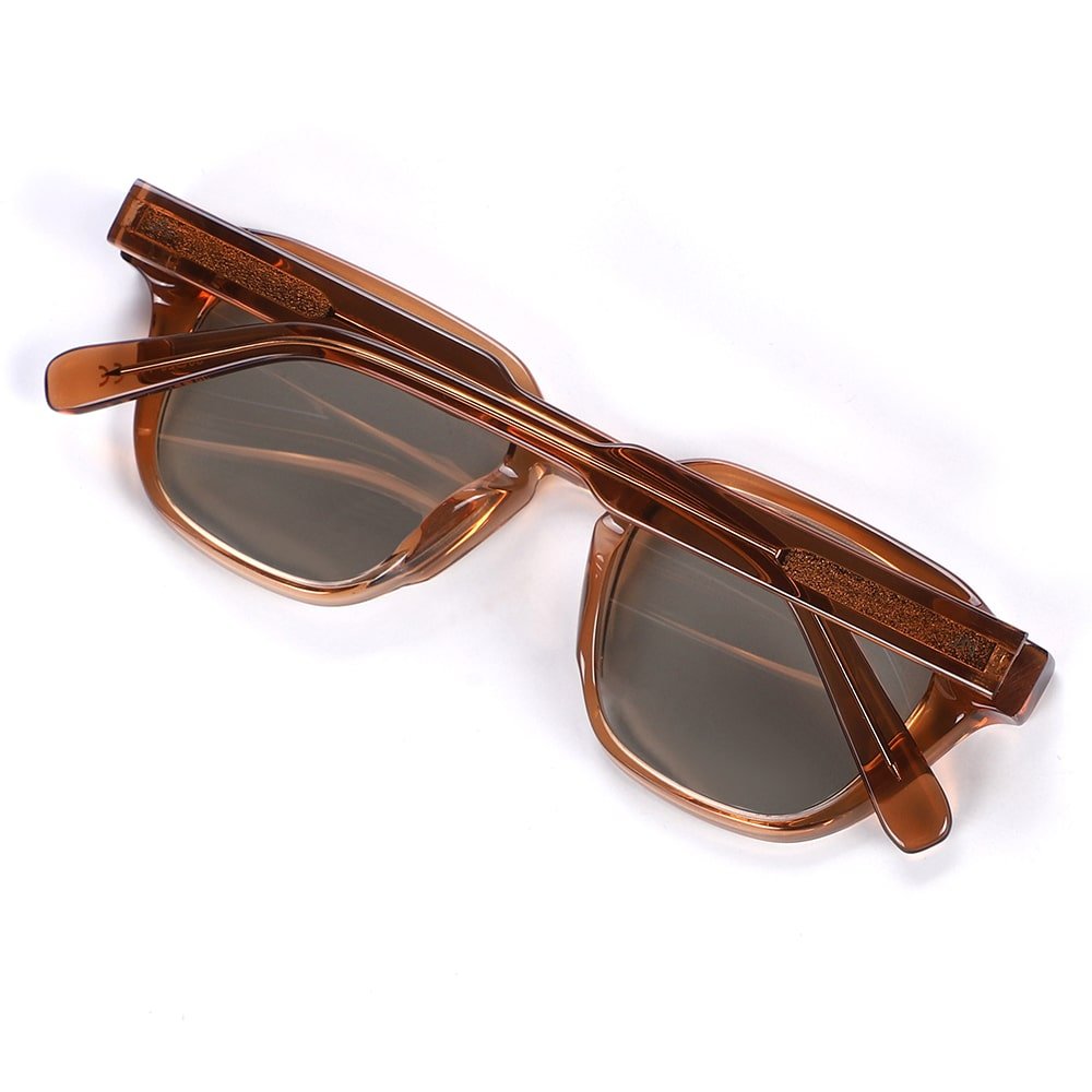 Crucial / Marrone Nero